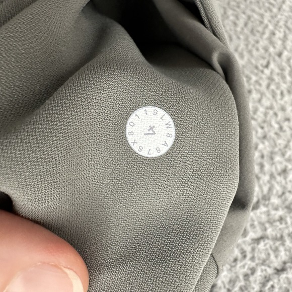 Lululemon On The Fly‎ Skirt Woven Grey Sage Green Travel Business Casual Women 4 - Picture 5 of 7